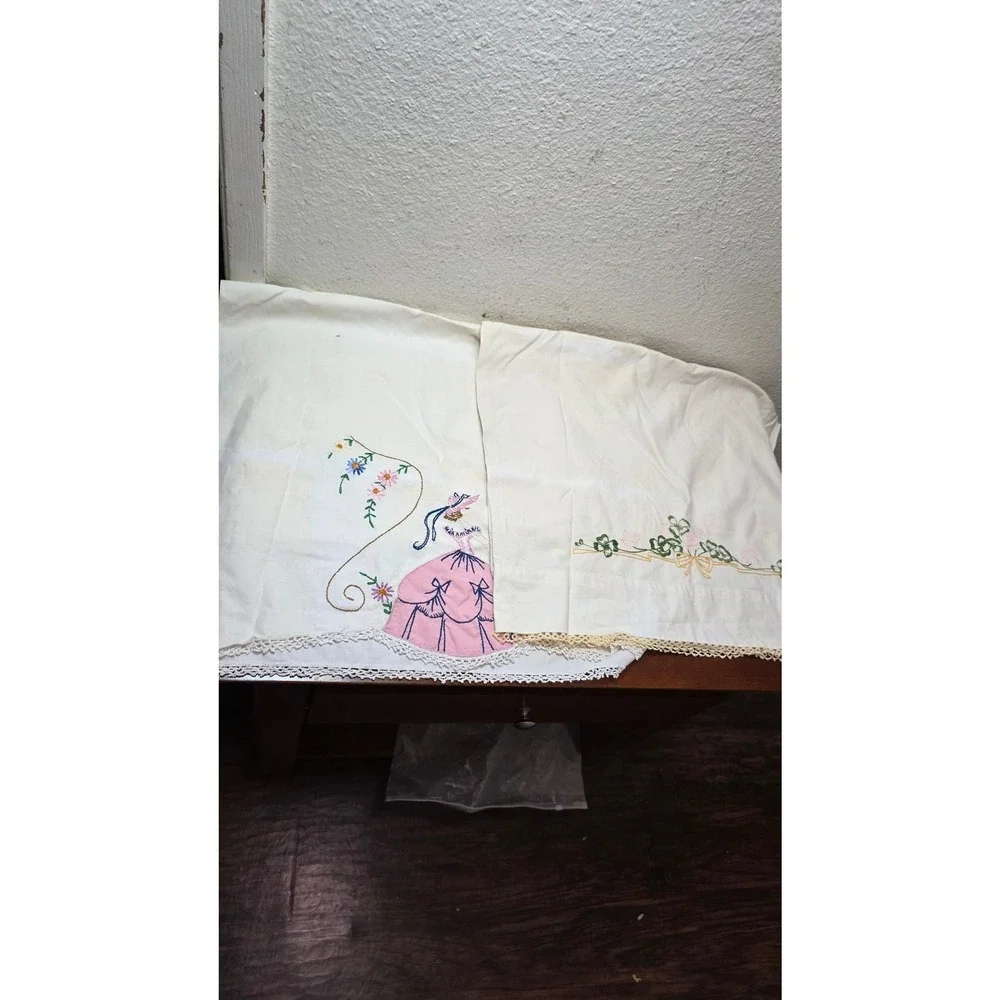 VTG Unbranded Embroidered 90s Y2k Pillowcase Set Cream Southern Belle Lace
